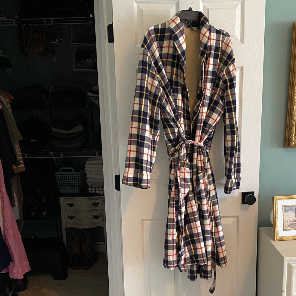 L.L. Bean Navy, Cream & Red Plaid Fleece-Lined Robe